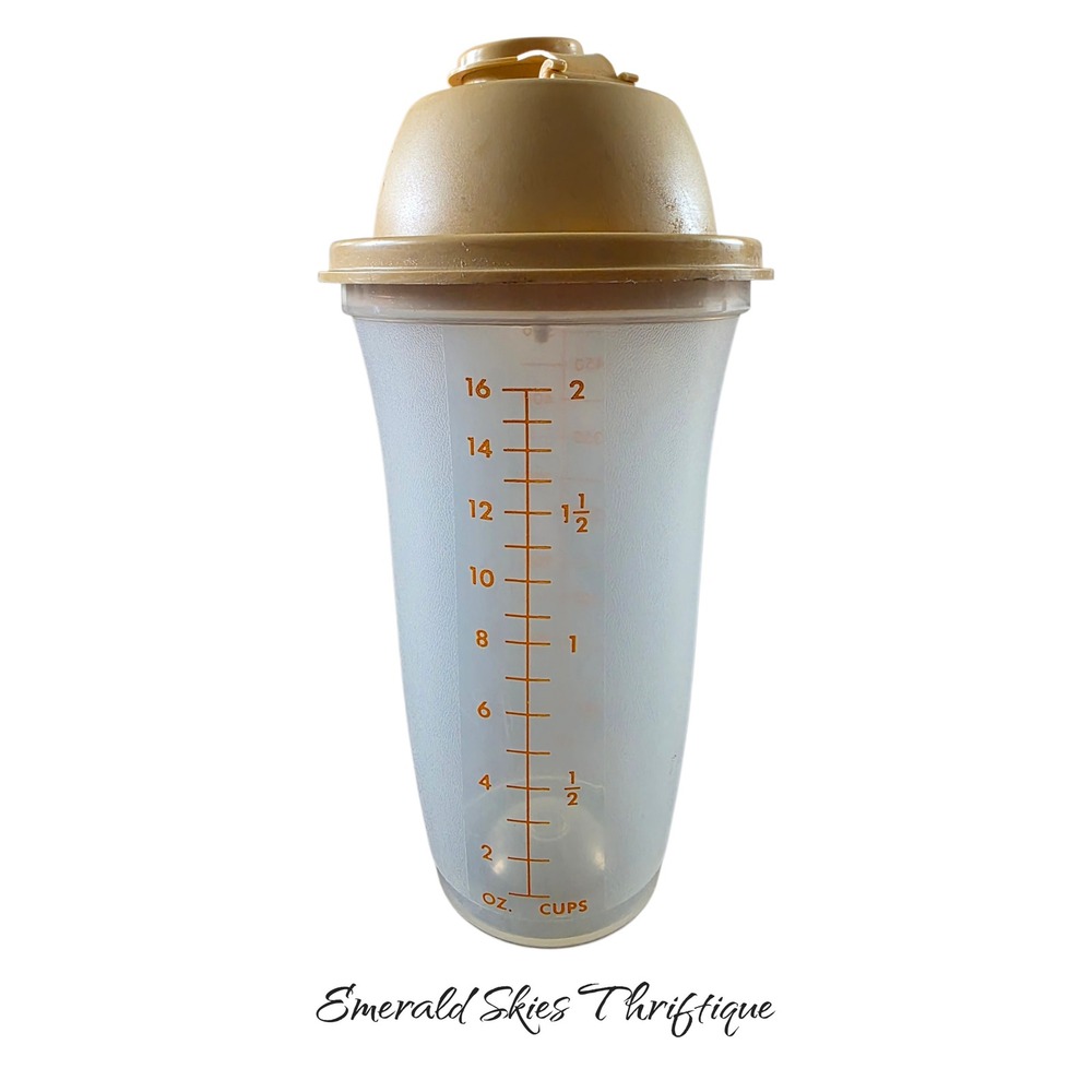 Vintage Tupperware Clear Cup Shaker 844-26 & Beige Lid 845-27 Quick Shake Bottle